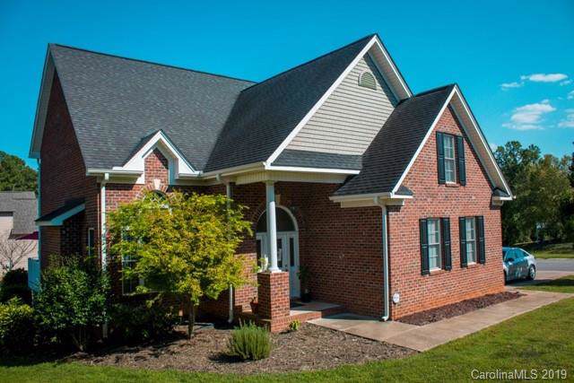 309 Goldfinch Court - Photo 1