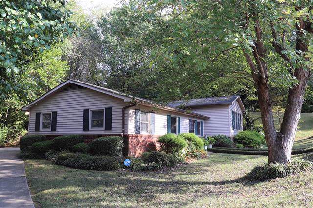 802 Queens Street - Photo 1