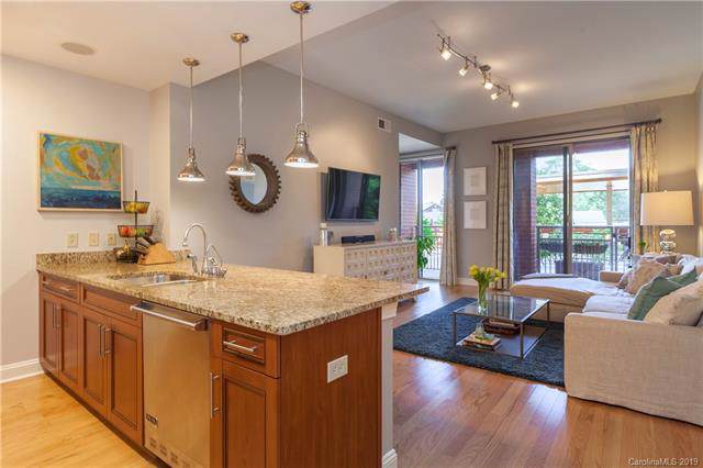 701 Royal Court - Photo 1