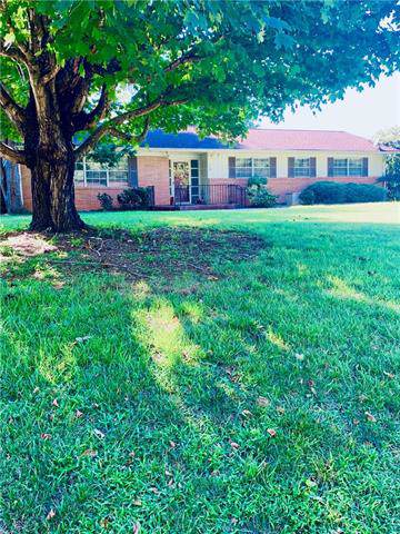 1435 8th Street - Photo 1