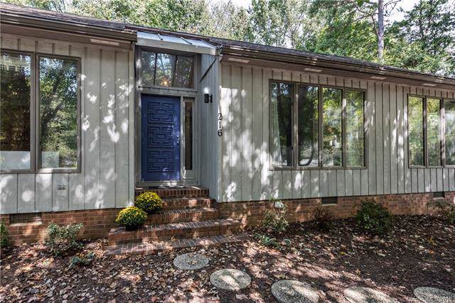 216 Crescent Drive - Photo 1