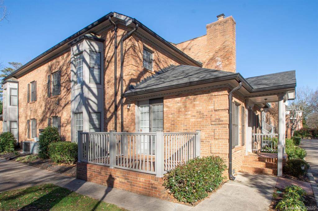 2436 Selwyn Avenue - Photo 1