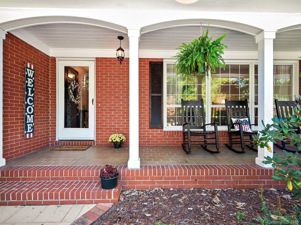 183 Woodside Circle - Photo 1