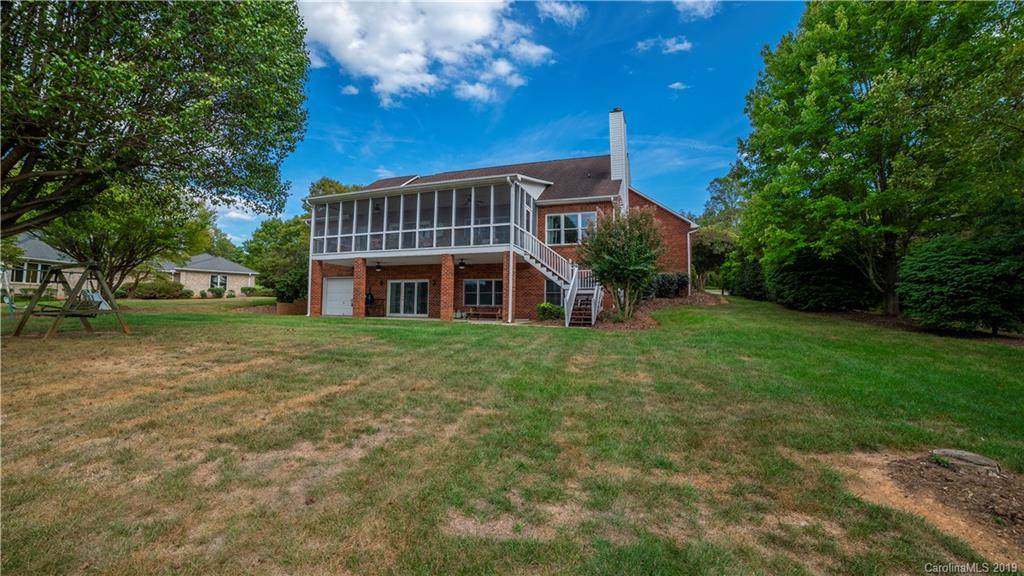 1851 Waterford Pointe Road - Photo 1