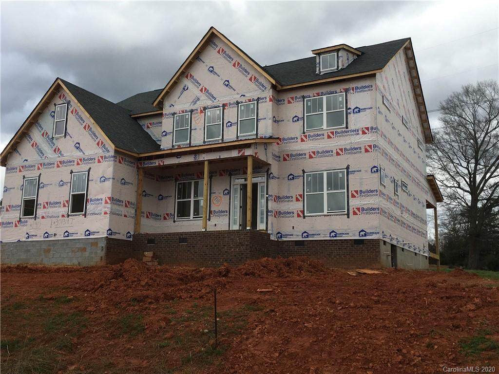 140 Riverstone Drive - Photo 1