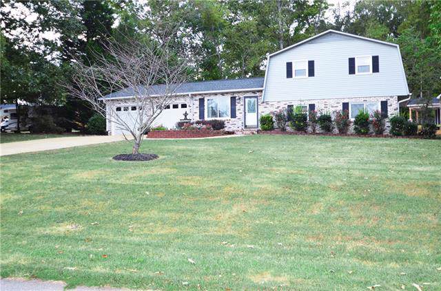 106 Brentwood Drive - Photo 1