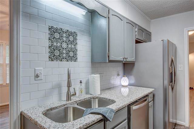 855 Nottingham Drive - Photo 1