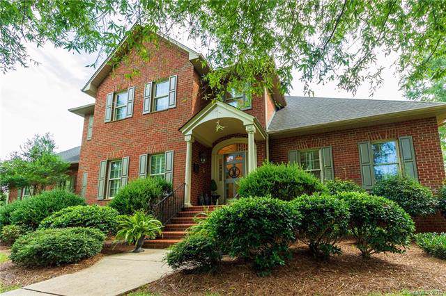 910 Crescent Circle - Photo 1