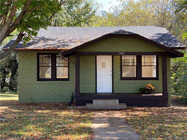 135 Woodlawn Drive - Photo 1