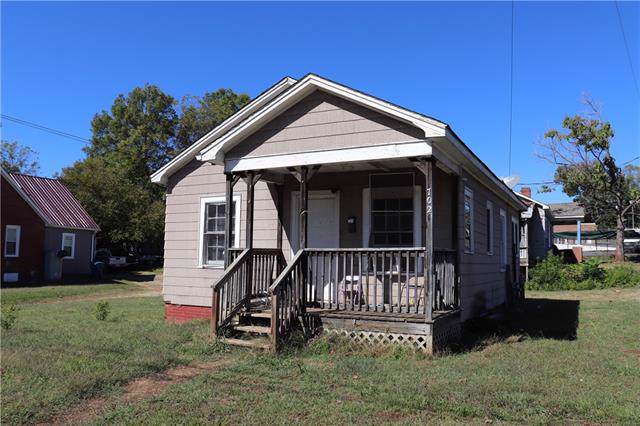 702 2nd Avenue - Photo 1