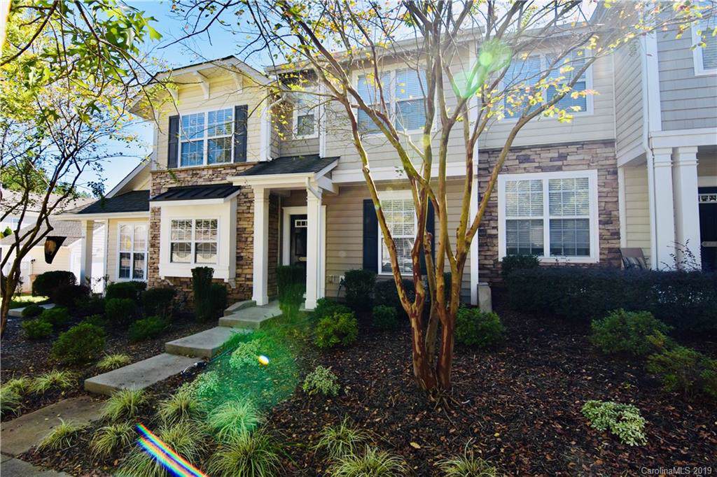 8005 Lynwood Square - Photo 1