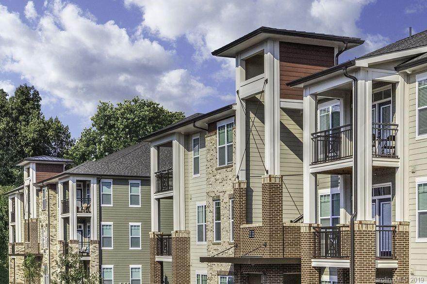 102 Pullman Lane - Photo 1