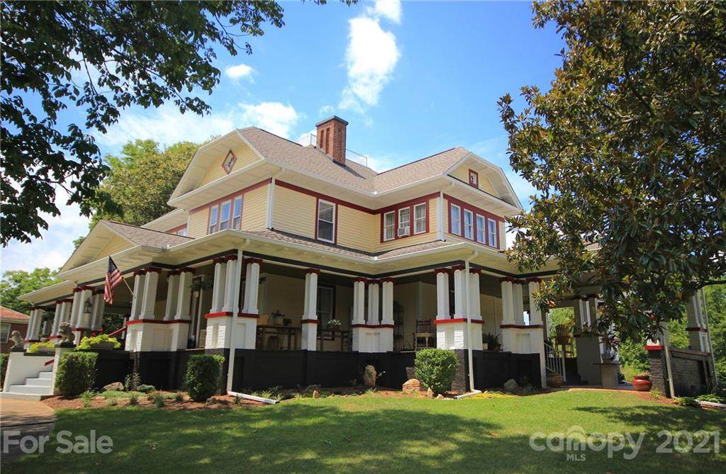105 Davis Street - Photo 1