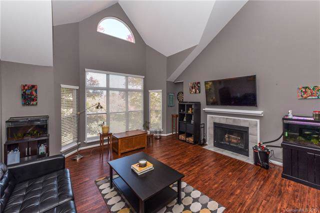 529 Graham Street - Photo 1