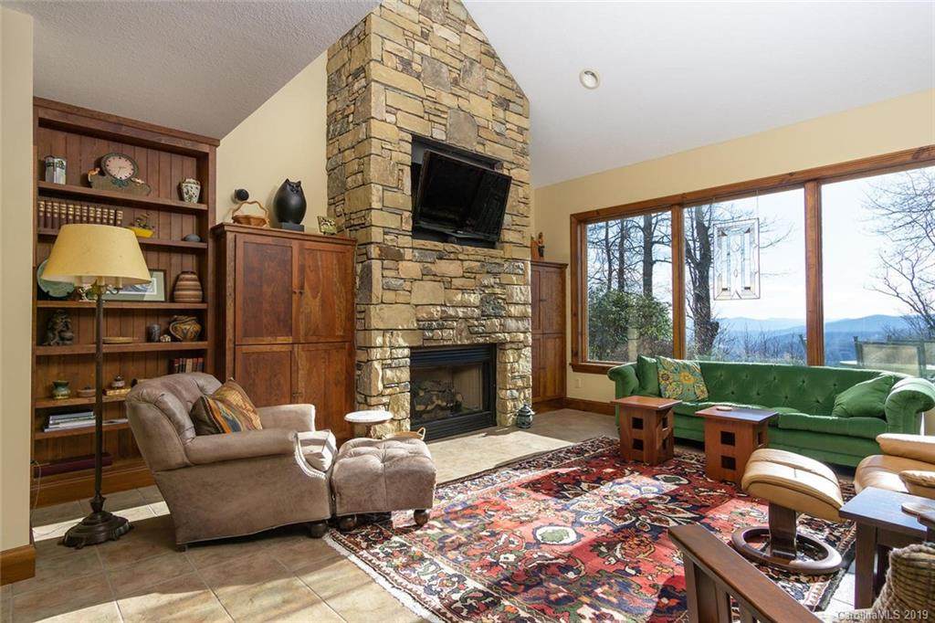 1305 Gateway Parkway - Photo 1