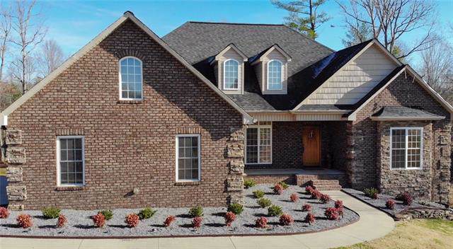 5201 Oak Circle - Photo 1