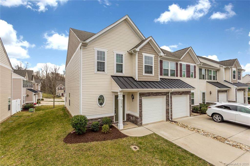 2619 Silverthorn Drive - Photo 1