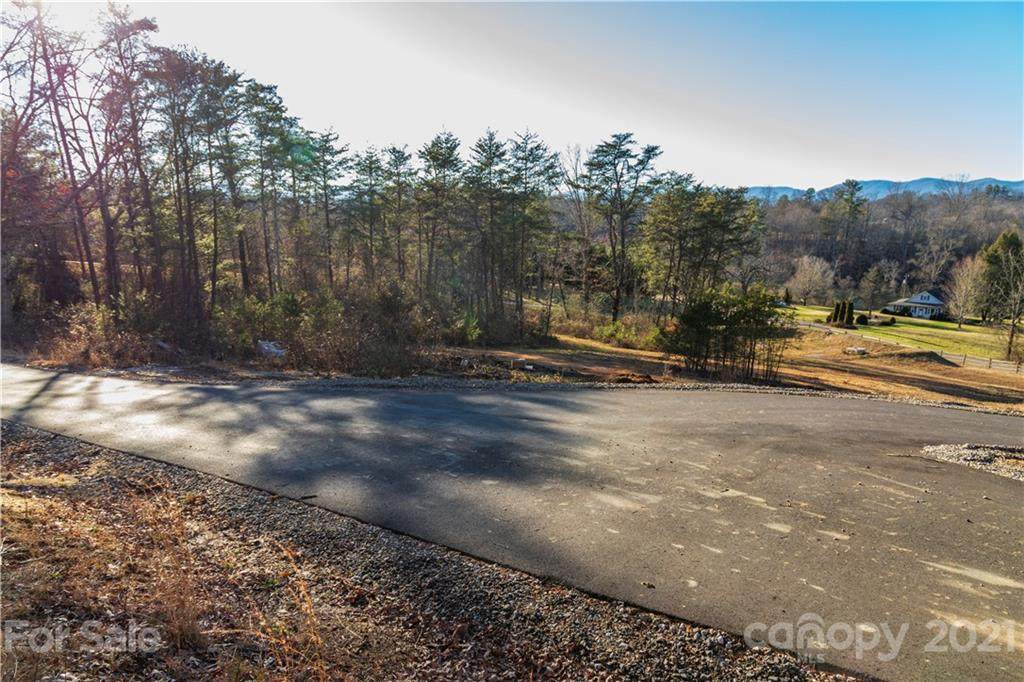 124 Saddle Ridge Drive - Photo 1