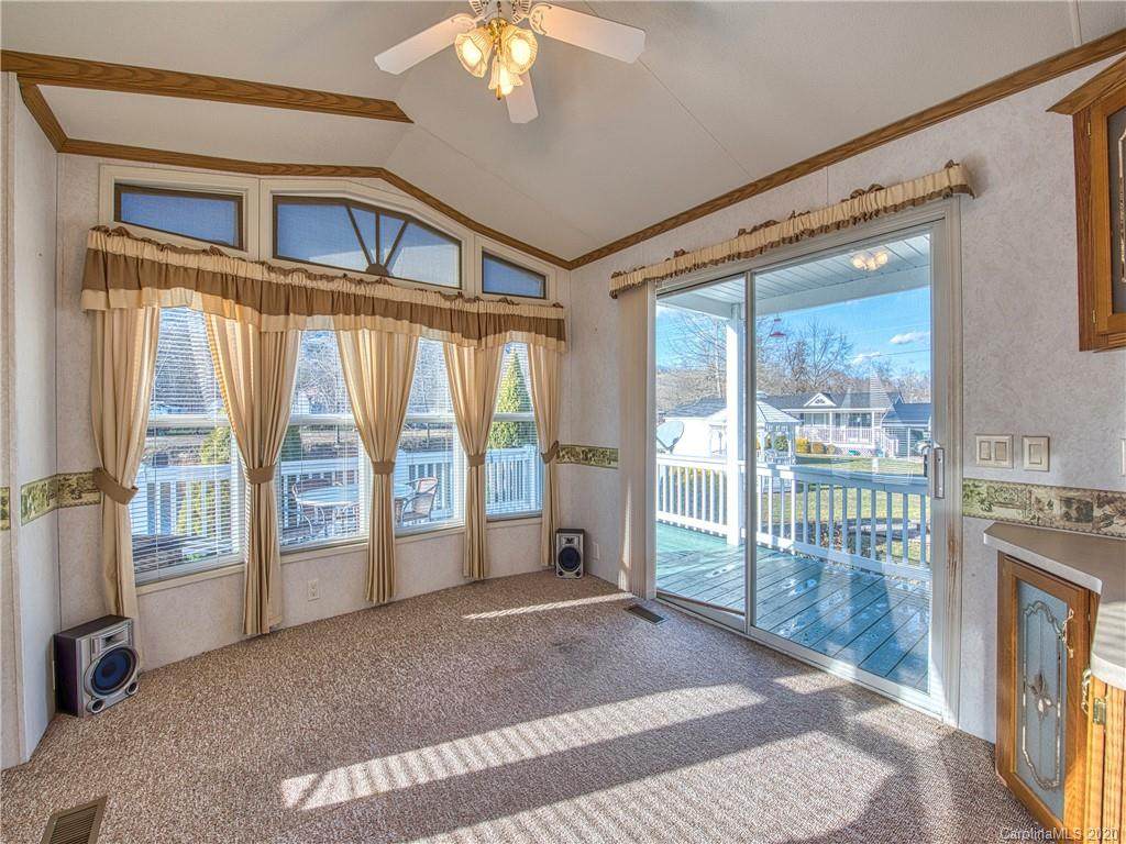 168 Pike Point - Photo 1