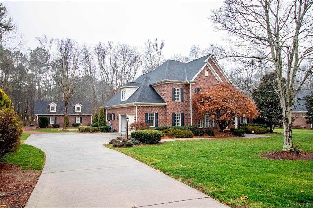 310 Glenview Drive - Photo 1
