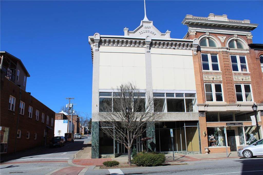 818 West Avenue - Photo 1