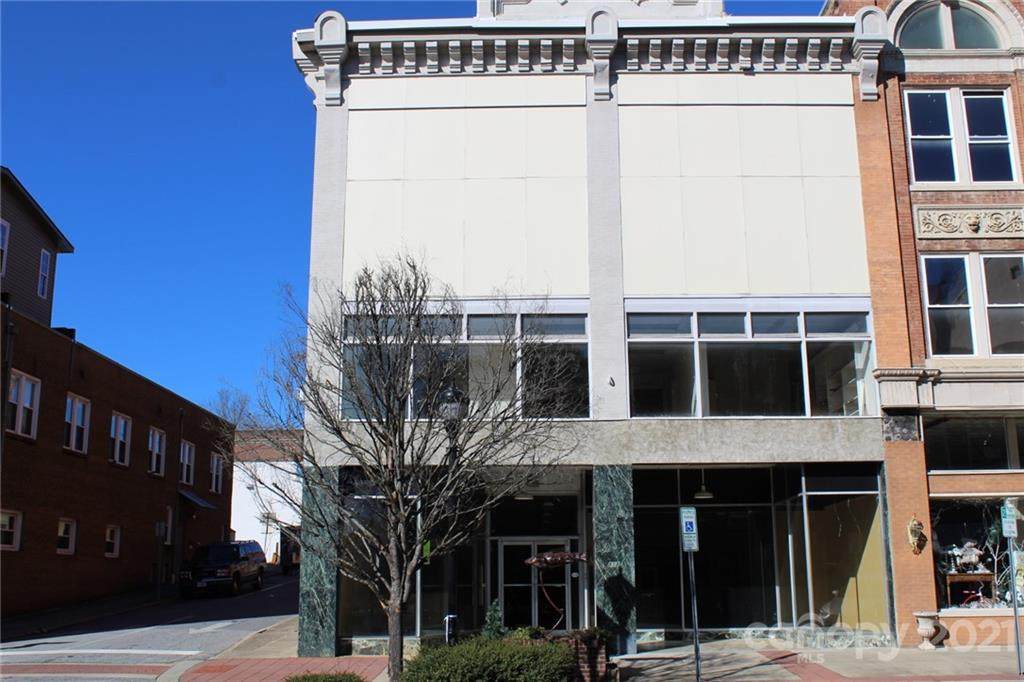 818 West Avenue - Photo 1