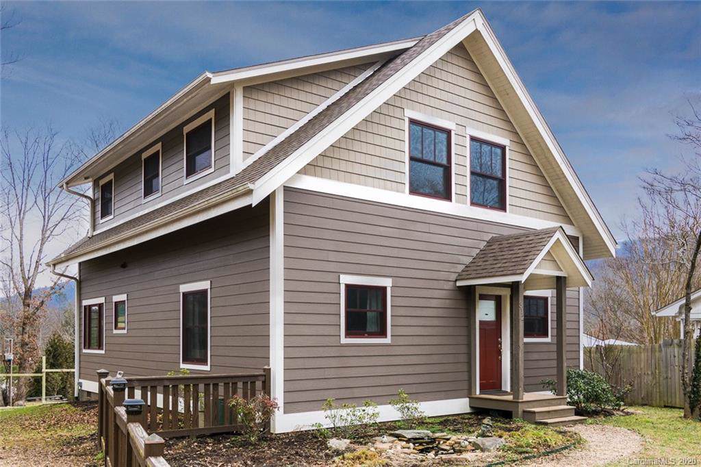 312 Northeast Avenue - Photo 1