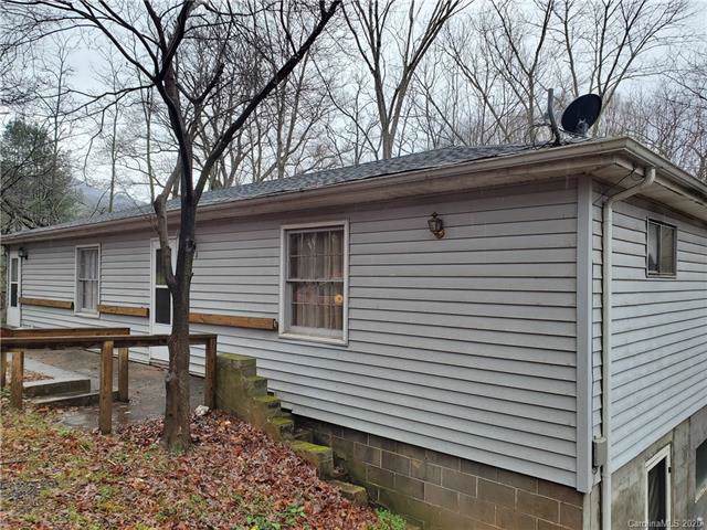 738 Oakdale Road - Photo 1