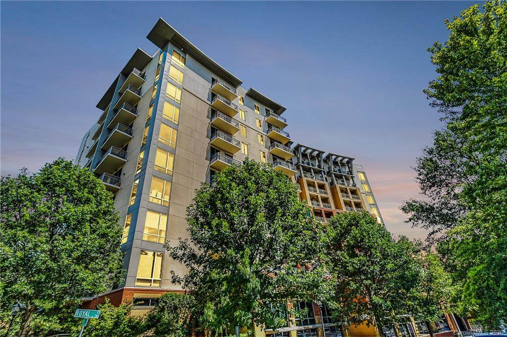 701 Royal Court - Photo 1
