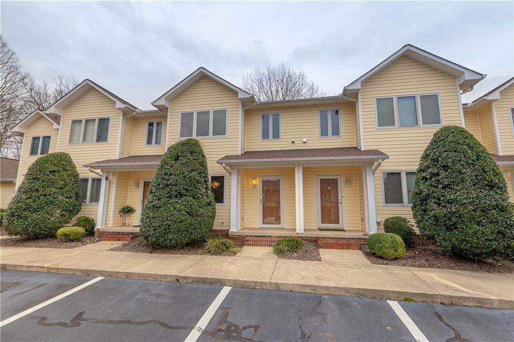 3388 White Oak Court - Photo 1