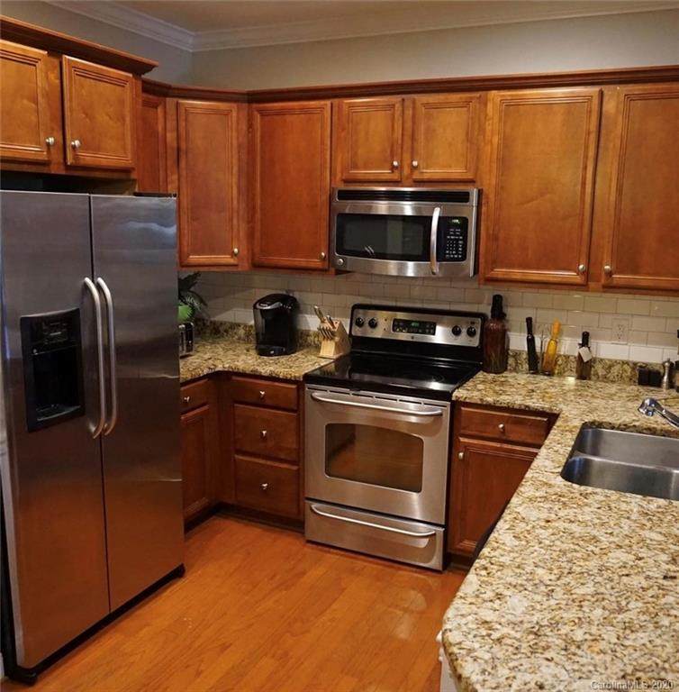 518 Clarice Avenue - Photo 1