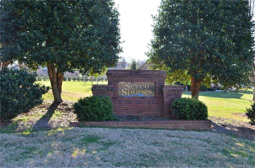 410 Seven Springs Loop - Photo 1