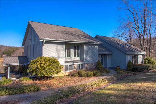 2734 Lakeview Drive - Photo 1