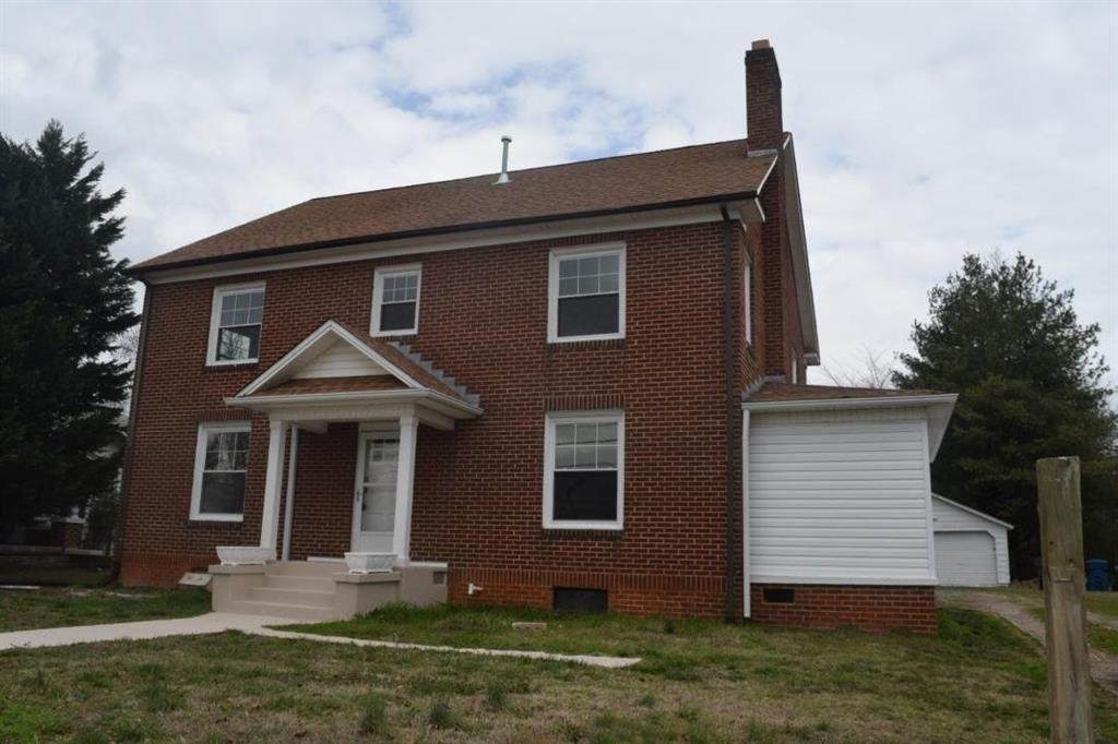 1109 10th Avenue - Photo 1