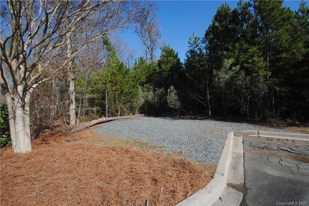 9621 Northeast Parkway - Photo 1