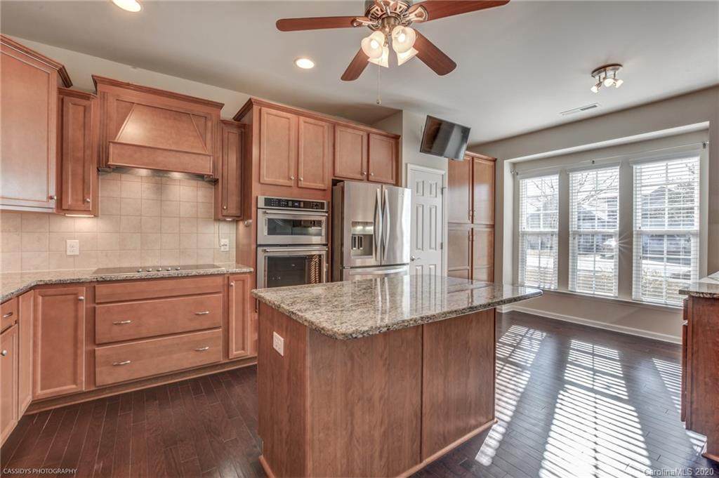 6088 Jack Thomas Drive - Photo 1
