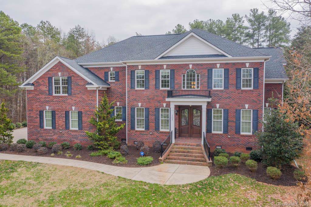 107 Tannenbaum Court - Photo 1