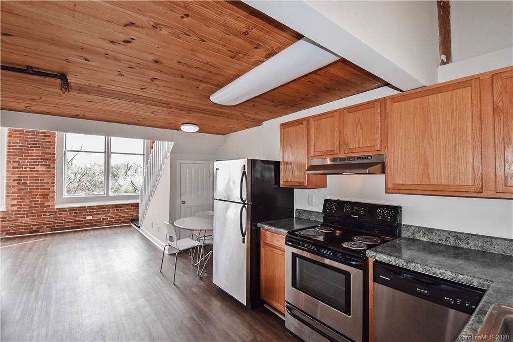 201 Hoskins Road - Photo 1