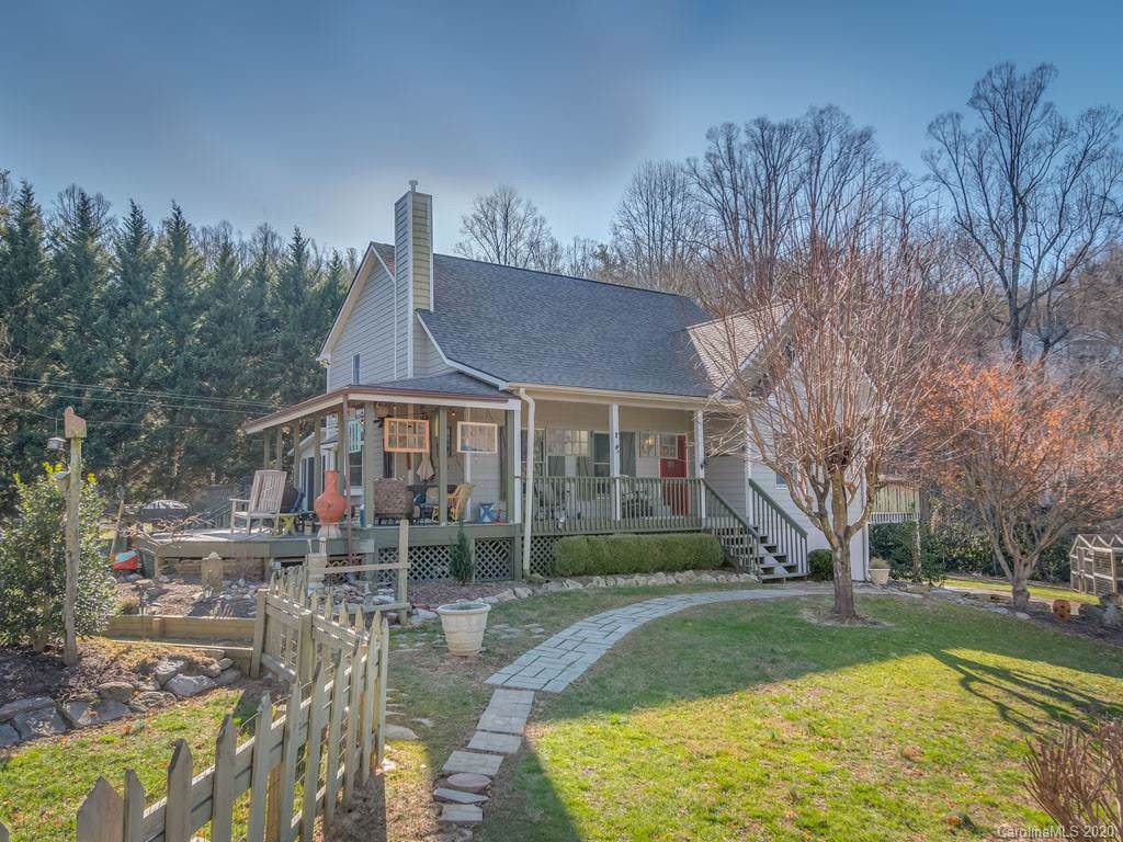 221 Daniel Drive - Photo 1