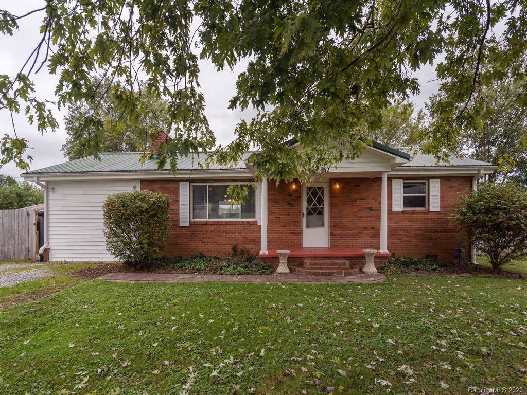 462 Pisgah Drive - Photo 1