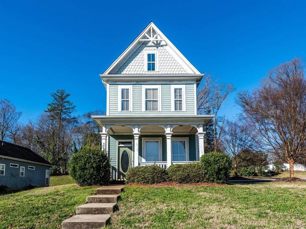 3206 Hiram Street - Photo 1