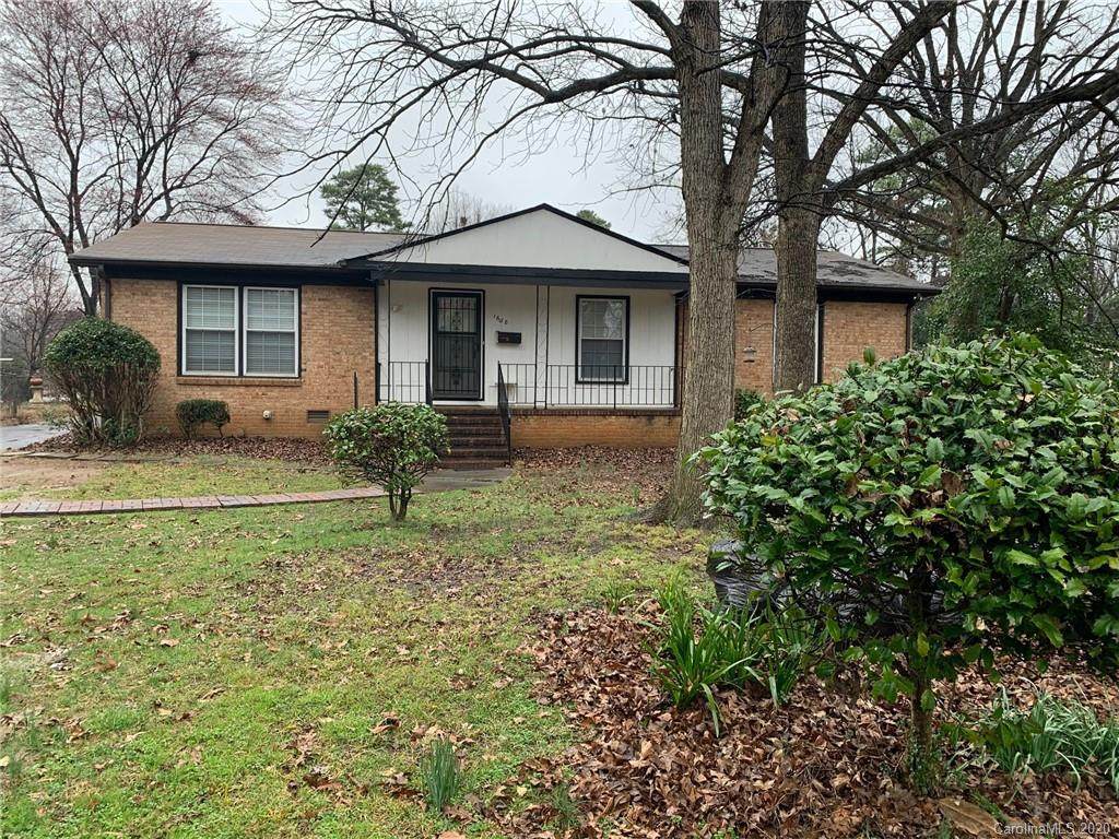 1608 Sansberry Road - Photo 1