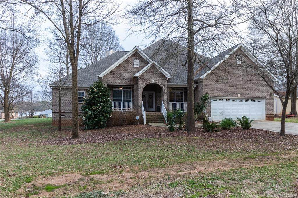 105 Mainview Drive - Photo 1