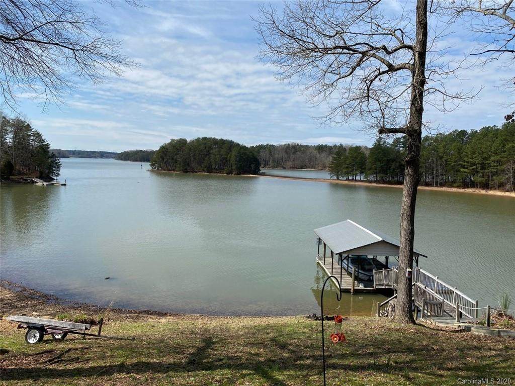 184 Seekirk Drive - Photo 1
