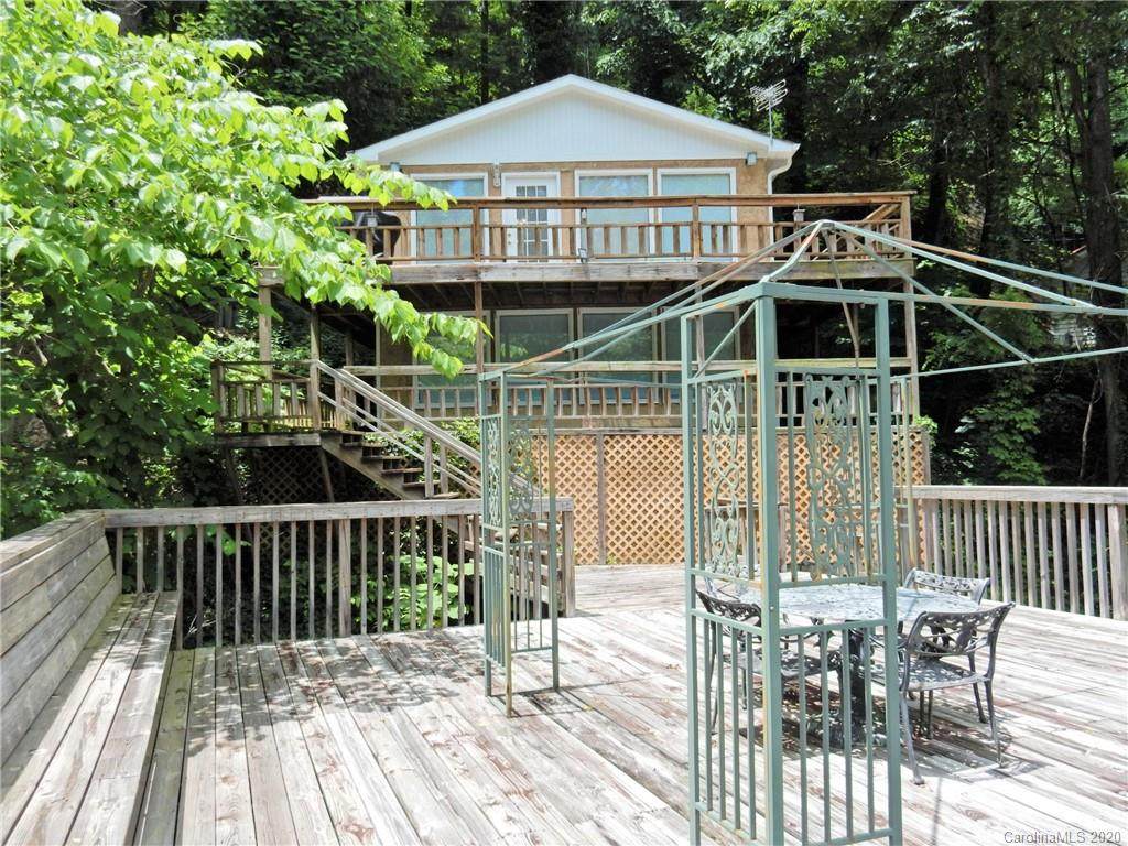 114 Basswood Drive - Photo 1