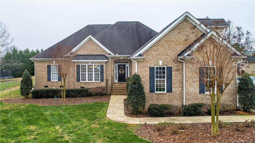 526 Lacey Lane - Photo 1