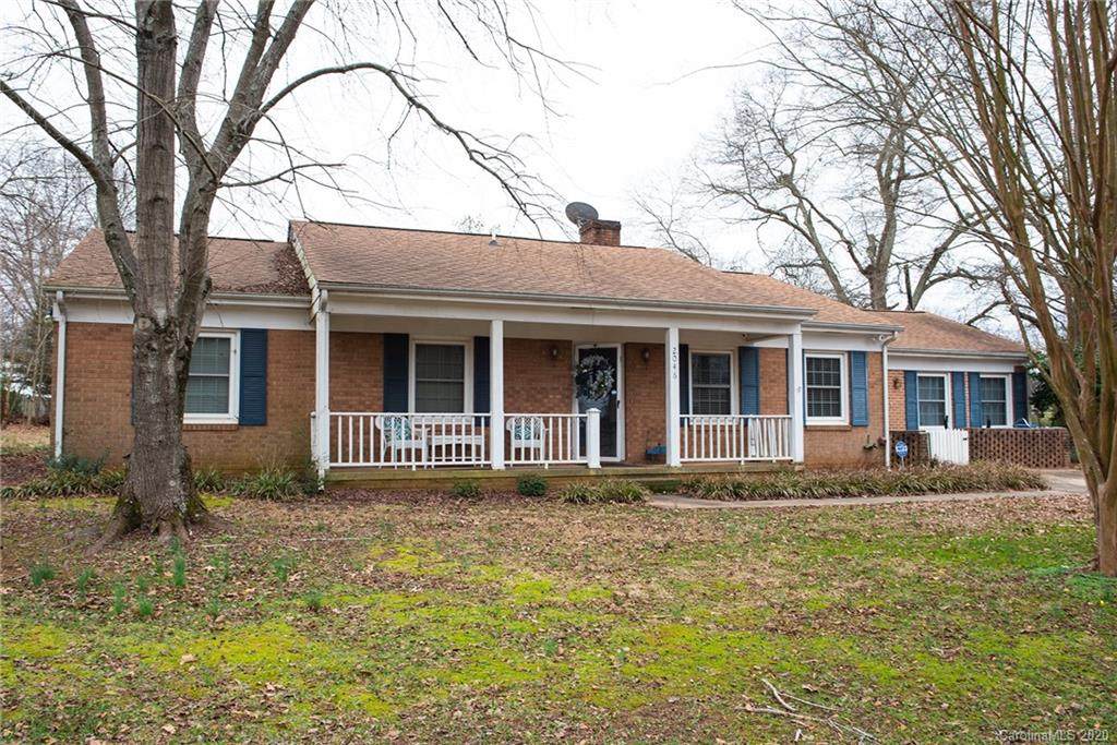 2046 37th Avenue - Photo 1
