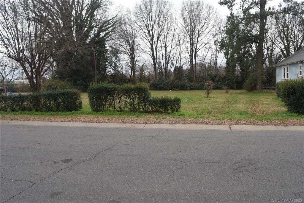 2217 Sanders Avenue - Photo 1