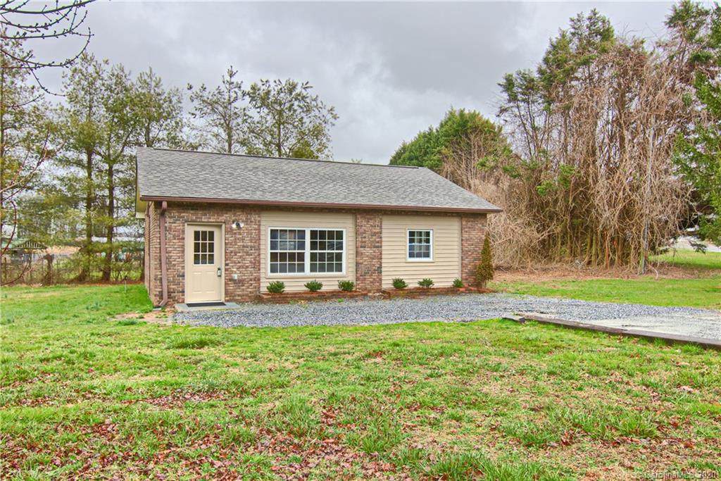 1085 Howard Gap Loop Road - Photo 1