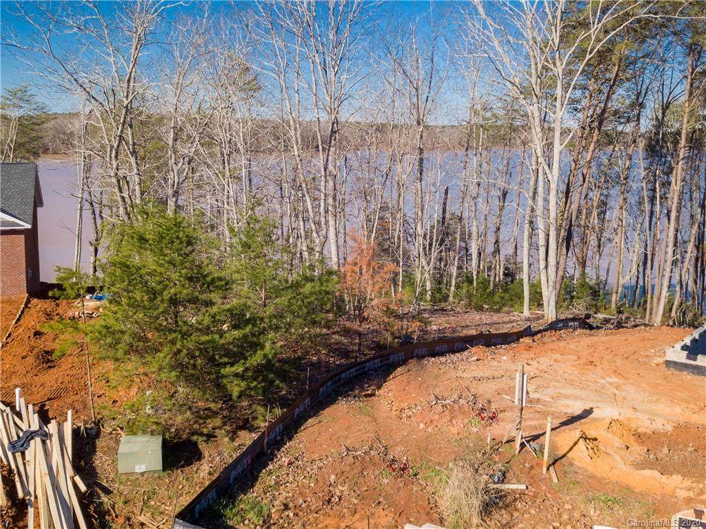 18589 Mainsail Court - Photo 1